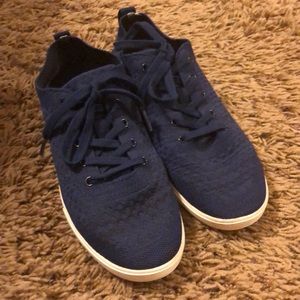 Suavs Sneakers - navy blue & white soles - size 8
